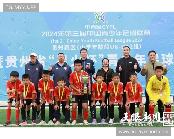 足球联赛在青训扶持中推动俱乐部与学校共建训练课程，足球青训俱乐部管理制度